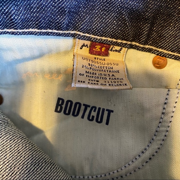 7 for all mankind women’s blue bootcut jeans 34” inseam. Size 31 - Picture 15 of 16